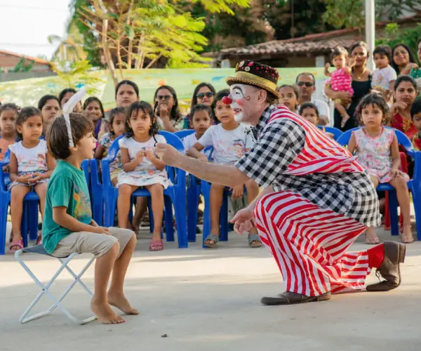 Palhaço Colores em festa infantil